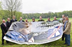 Solidarität gegen den Südring:Vorstellung der neuen Plakat-Kampagne