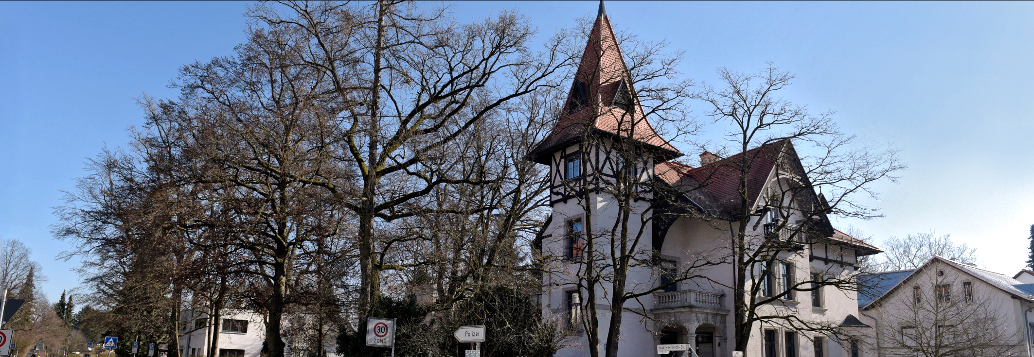 Quer Frühjahr alte Bücherei