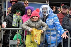 VErkleidete Familie Faschingszug 2018